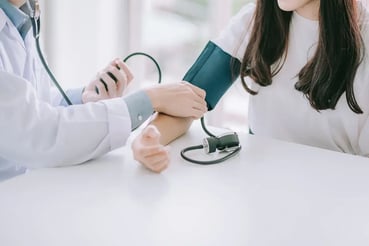 Guías clínicas para manejo de hipertensión, diabetes y dislipidemias